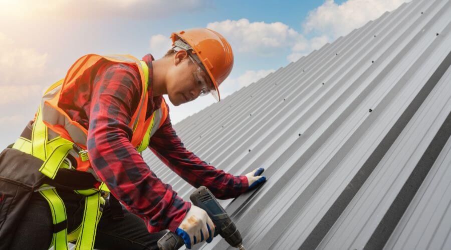 Professional gutter cleaning in Gilbertown, AL